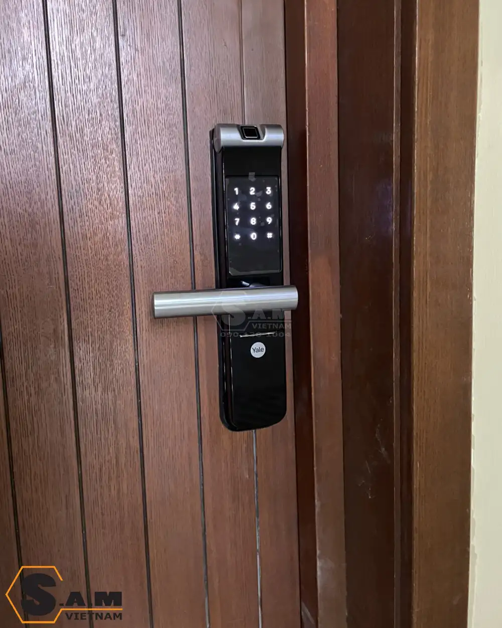 Lắp đặt khóa vân tay Yale YMF40A