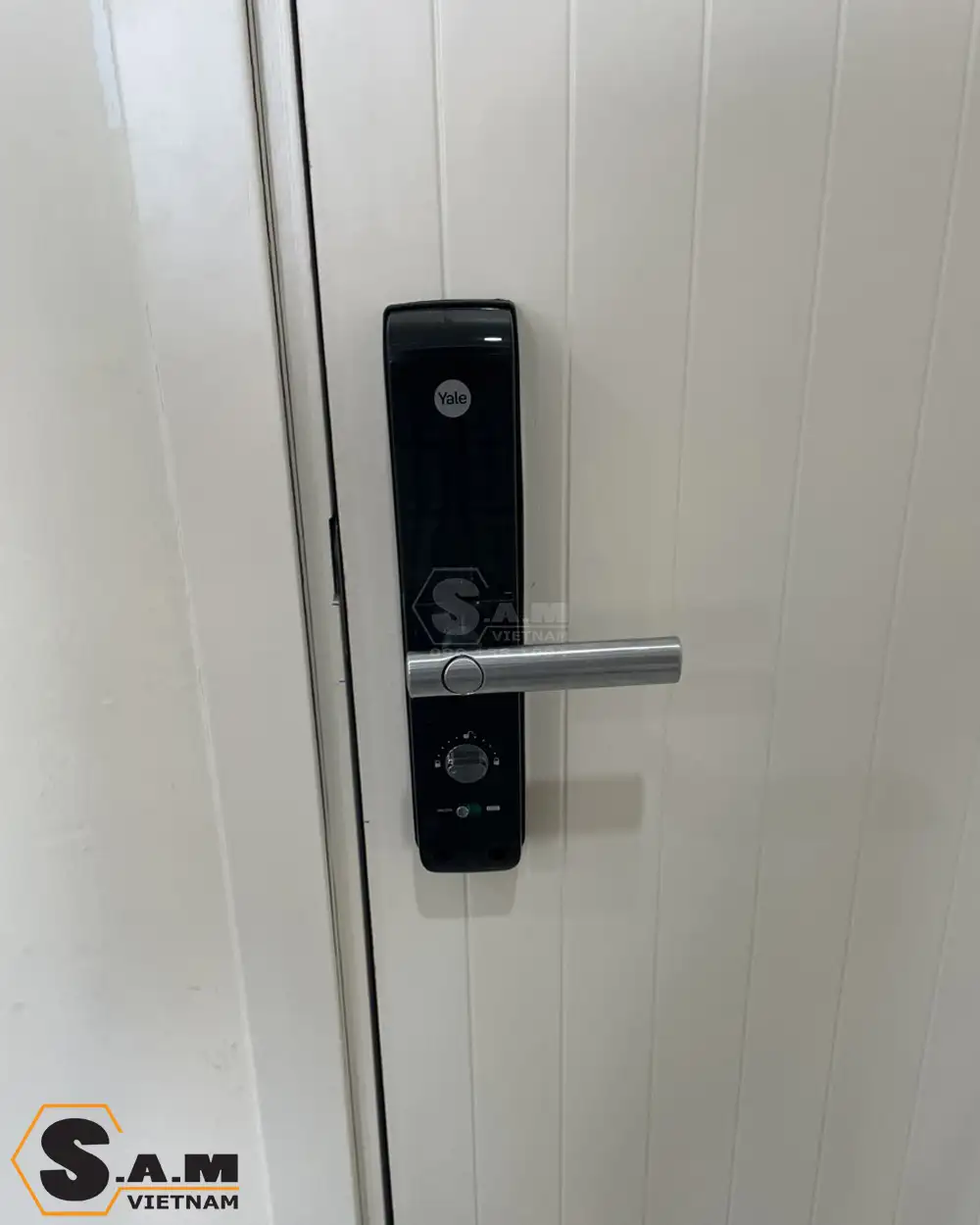 Lắp đặt khóa vân tay Yale YMF40A