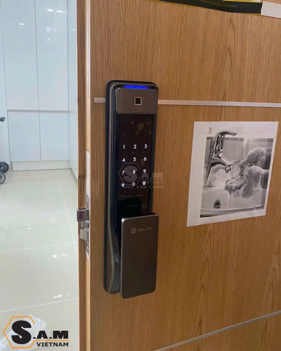 Lắp đặt khoá vân tay Solity GSP-2000BK màu đồng Lắp đặt khoá vân tay Solity GSP-2000BK màu đồng