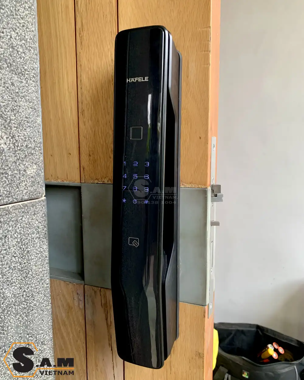 Lắp đặt khóa thông minh Hafele PP9000 màu đen mờ